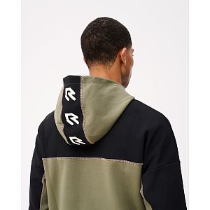 Off-the-pitch-hoodie-serge